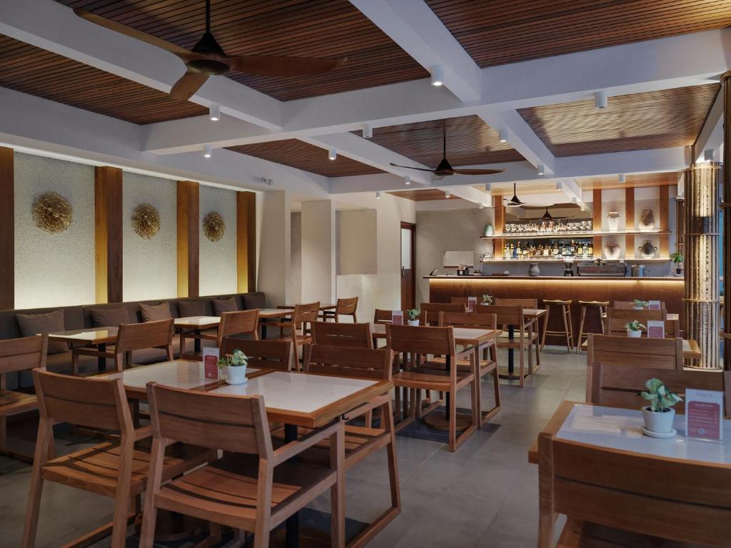 Restaurace v ubytování Chesa Canggu