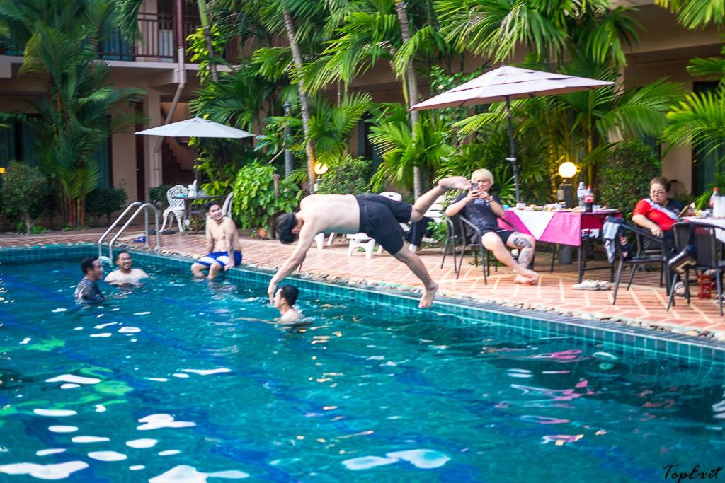 Bazén v ubytování Siam Tara Resort Chiangkhong nebo v jeho okolí
