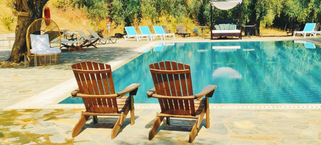 Bazén v ubytování Ipsario Garden Hotel nebo v jeho okolí