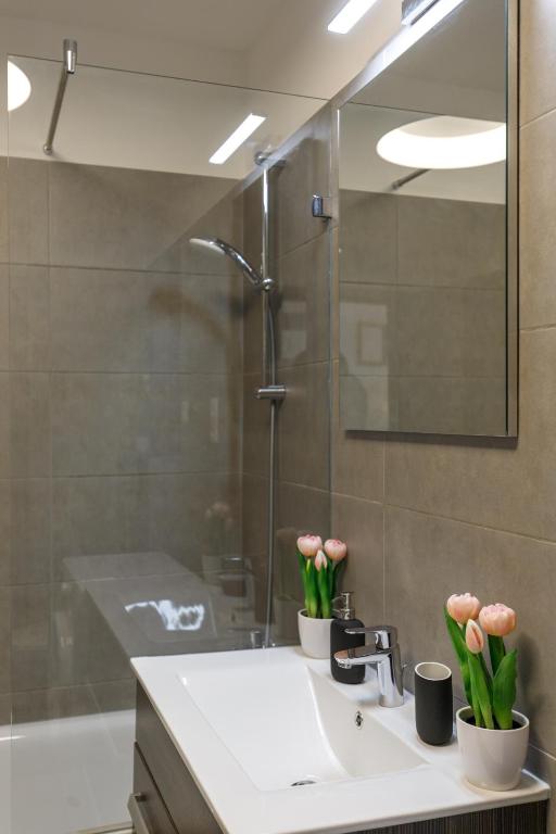 Kúpeľňa v ubytovaní K40 Romantic Deluxe Studio In the City Center