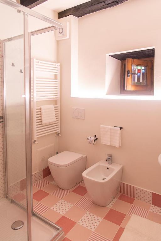Koupelna v ubytování LA CURT guest house