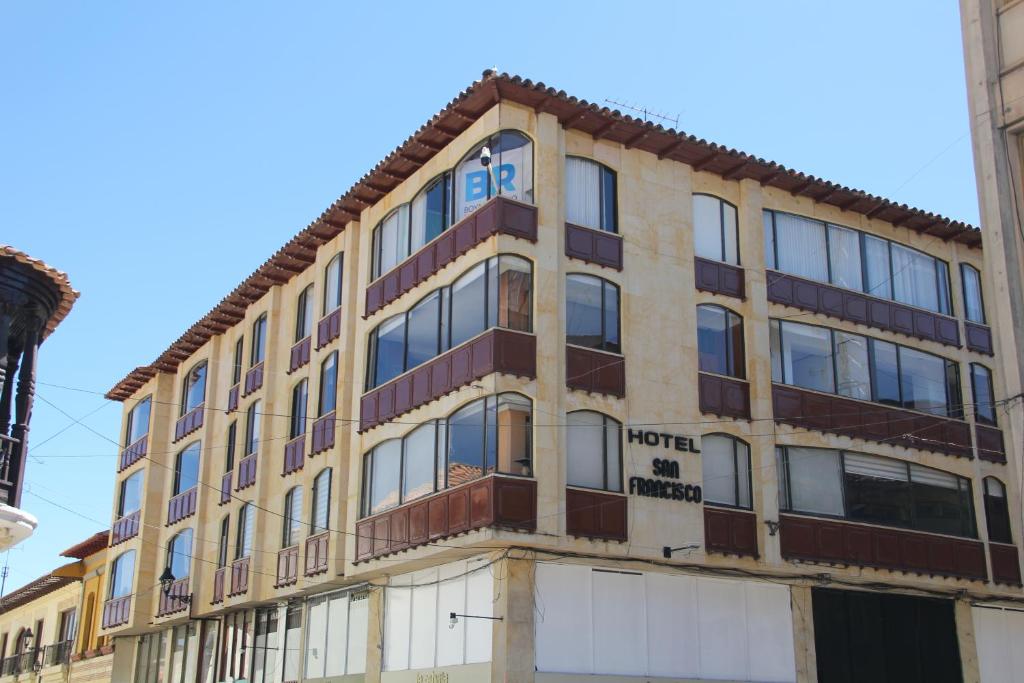 an old building in the center of a city at Hotel San Francisco in Tunja