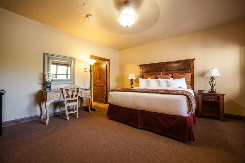 Cable Mountain Lodge - 