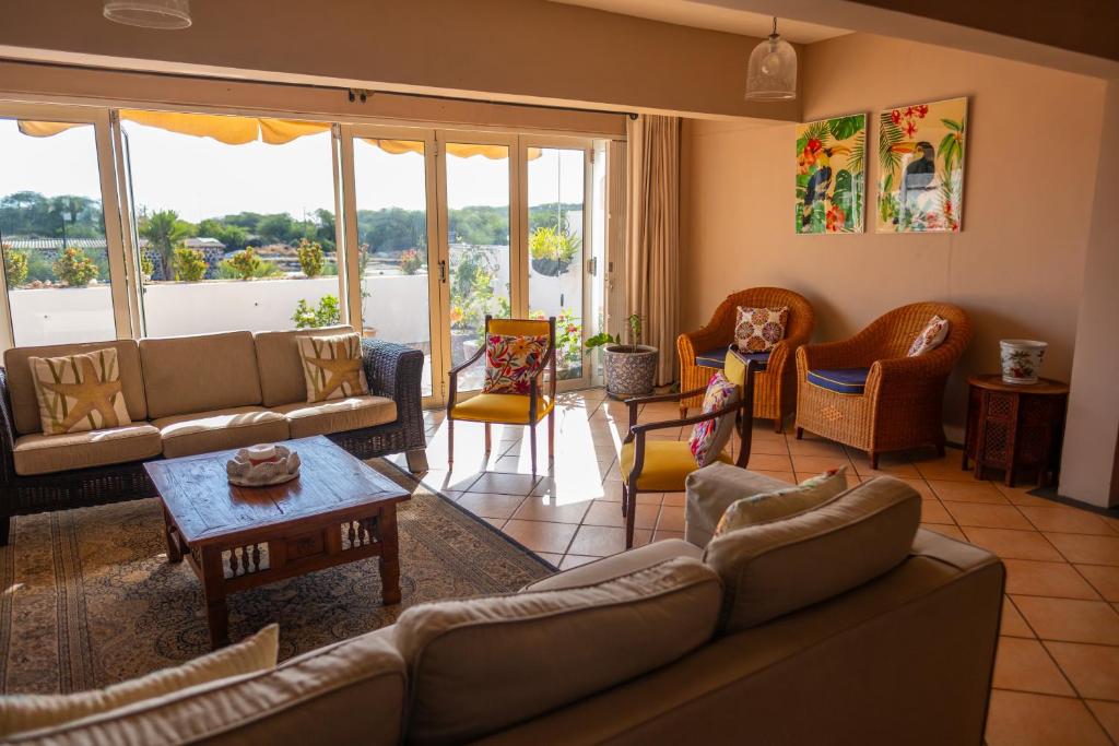 Posezení v ubytování Tamarin Seaside Apartment
