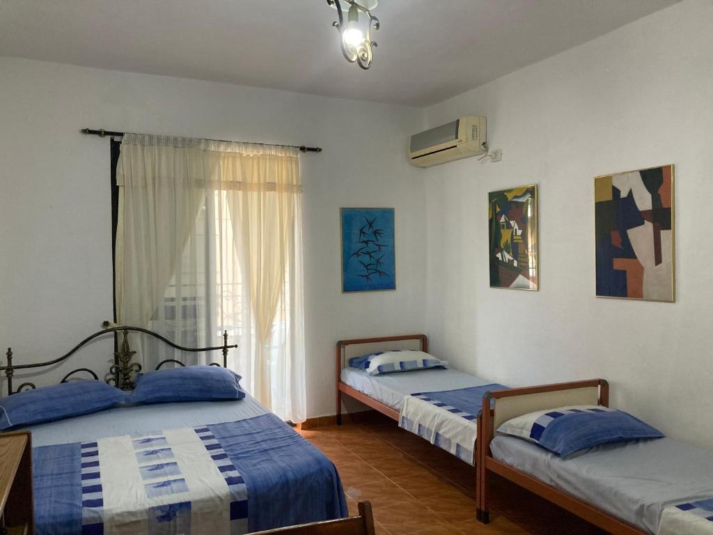 Mia Beach House - Image 2