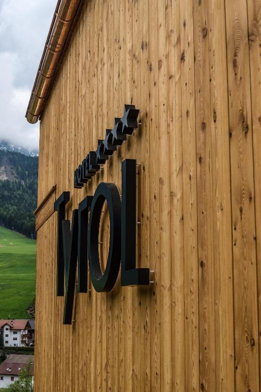 Nespecifikovaný výhled na hory nebo výhled na hory při pohledu z hotelu