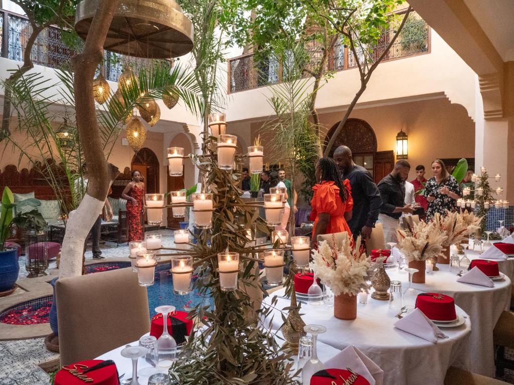 Hosté ubytování Riad Dar El Médina - Heated Swimming pool, jacuzzi & Spa