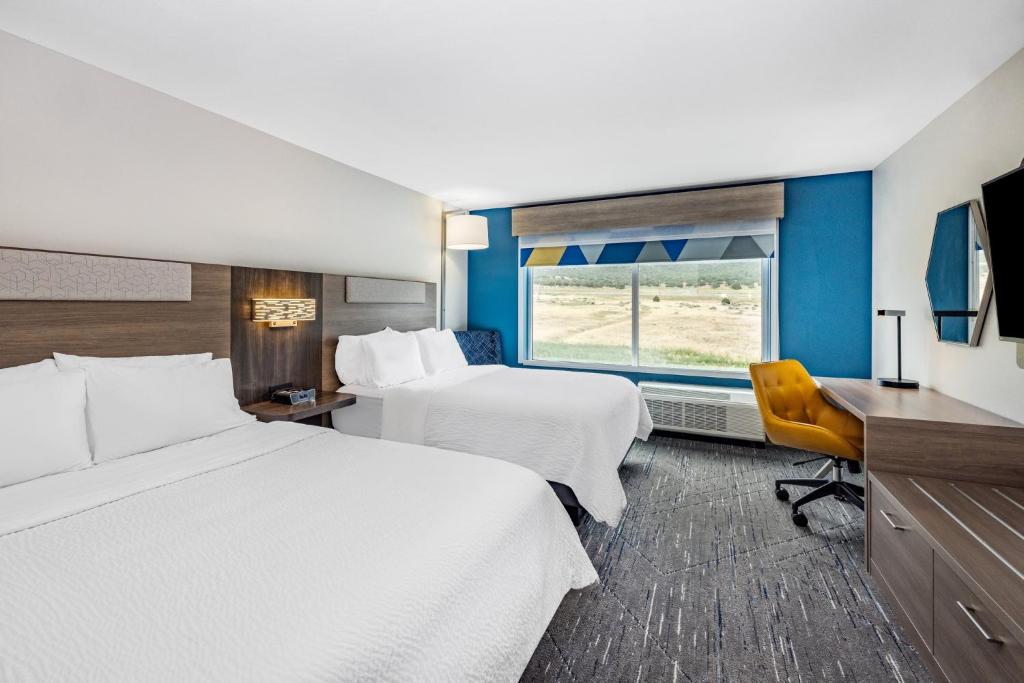 Postel nebo postele na pokoji v ubytování Holiday Inn Express & Suites - Nephi by IHG