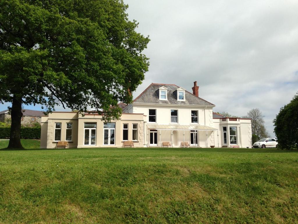 Mansion House Llansteffan in Llangain, Carmarthenshire, Wales