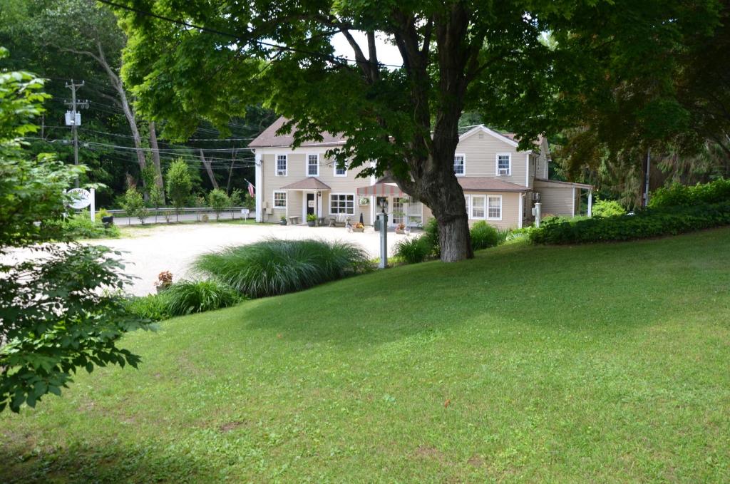 Cornwall Inn, Cornwall Bridge (updated prices 2026)
