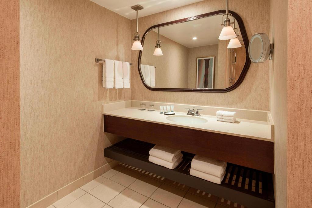The Westin Southfield Detroit photo