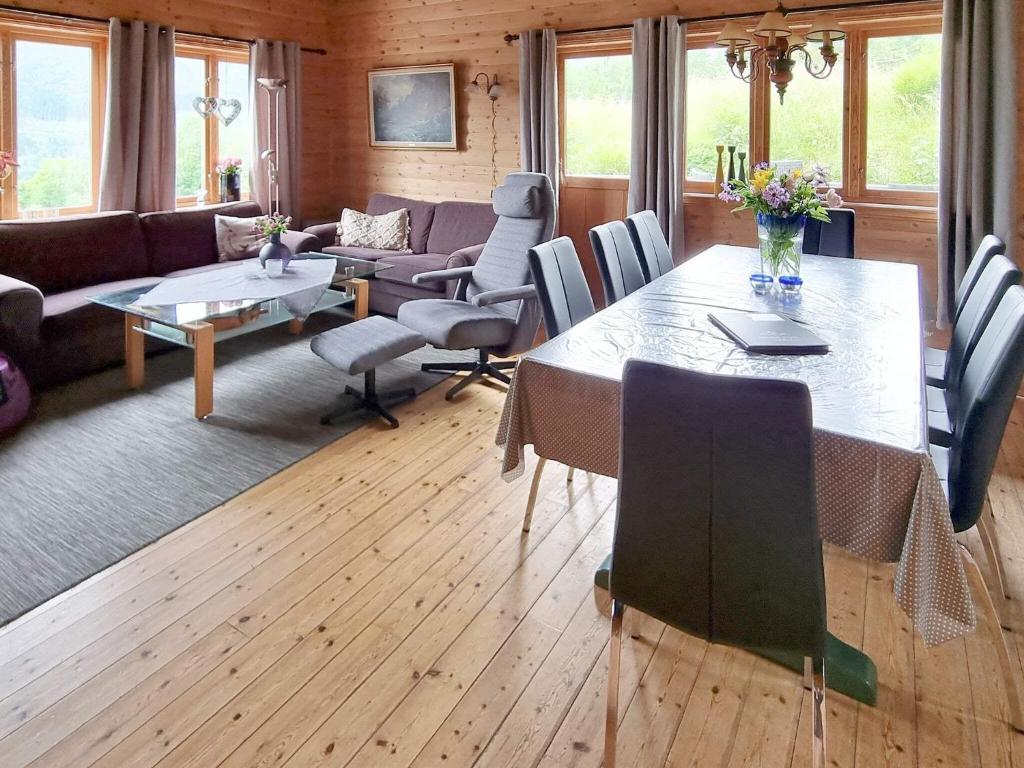 Fotografie z fotogalerie ubytování Holiday home ØRSTA BRUNGOT v destinaci Ørstavik