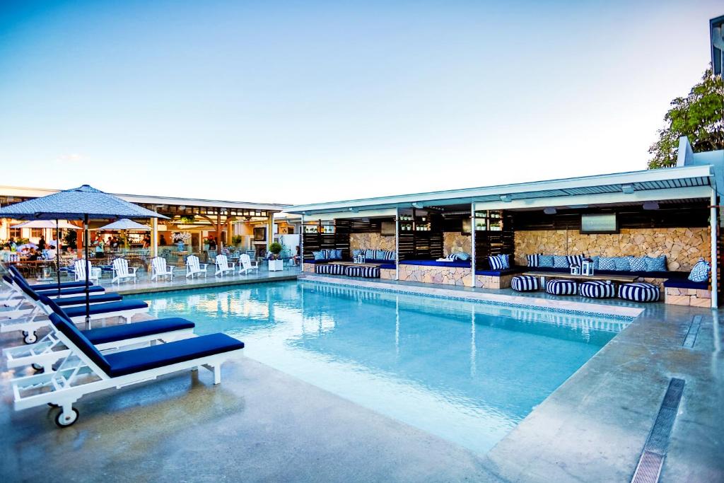 Bazén v ubytování Rambutan Resort nebo v jeho okolí
