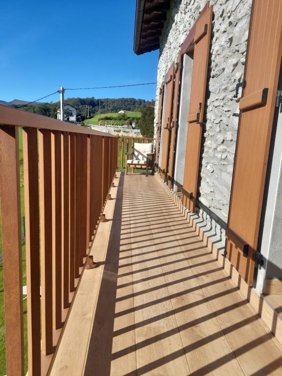 Balkón nebo terasa v ubytování Aizalegia