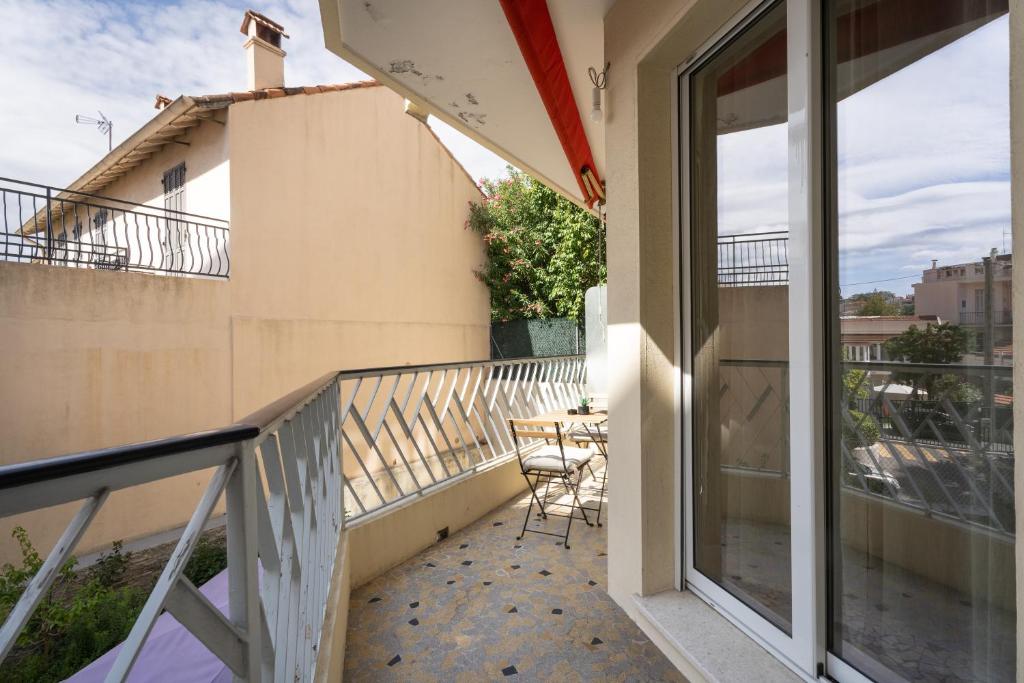 Balkón alebo terasa v ubytovaní Studio calme et climatisé au cœur de Cannes