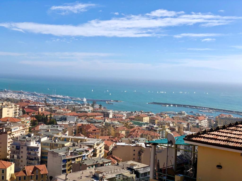 Casa Sandra - Sanremo sea view, with garage - Hizvo