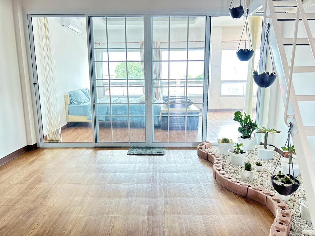 Los Inn Nakhon ลอส อินน์ นคร - Appartement De Deux Chambres (3e FL)