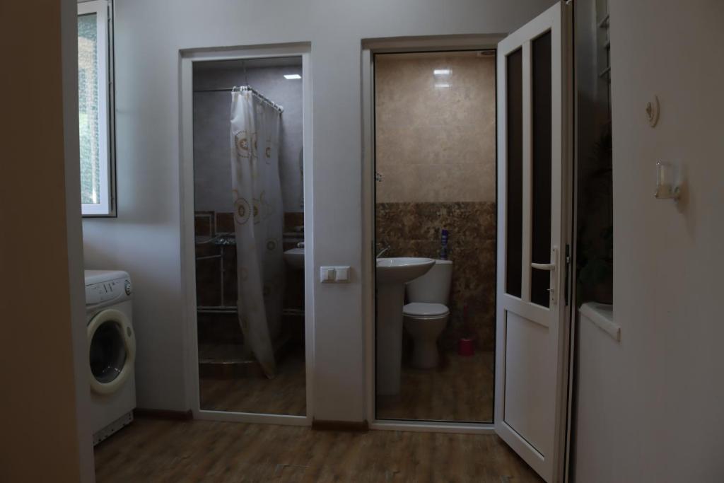 Koupelna v ubytování SELINA GUEST HOUSE