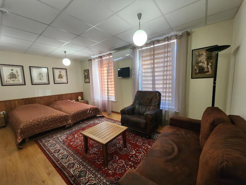 Solo studio - One-Bedroom Apartment