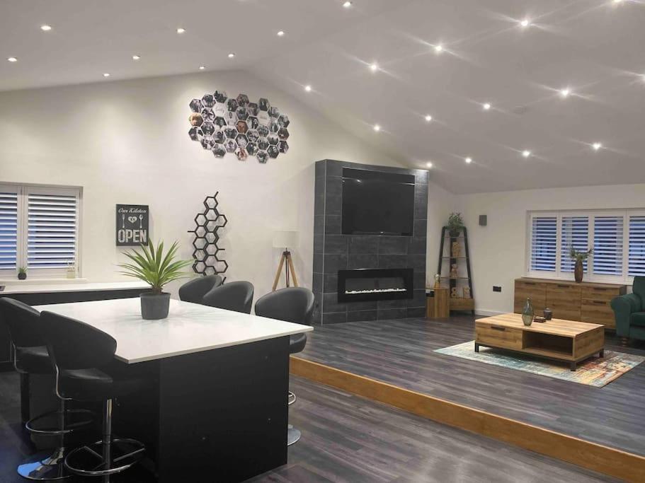 Modern 2 bedroom town centre apartment in Tamworth, Tamworth (updated