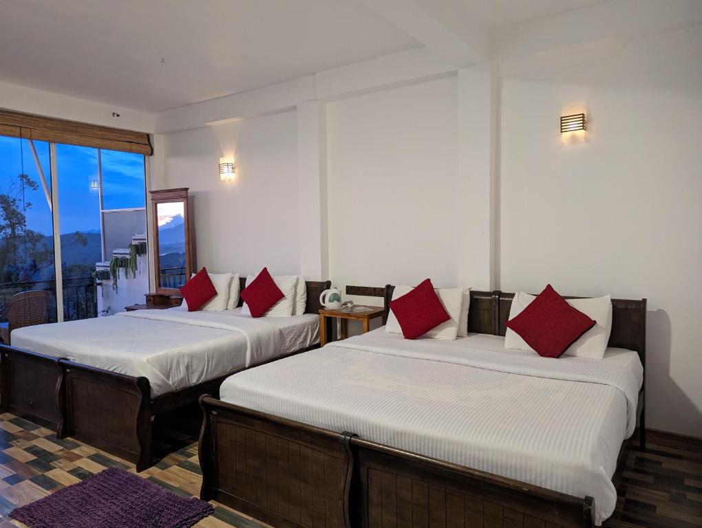Nilowin Glenanore Guesthouse - Family Room With Mountain View