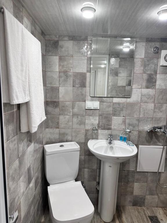 Koupelna v ubytování Mandarin Hotel