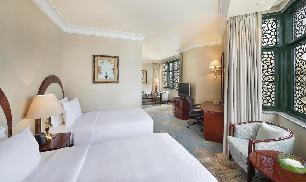 Hilton City Hotel