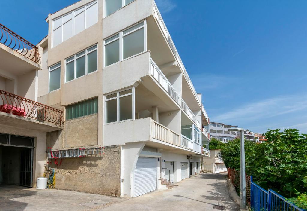 Apartments Vanesa, Dugi Rat (updated prices 2024)