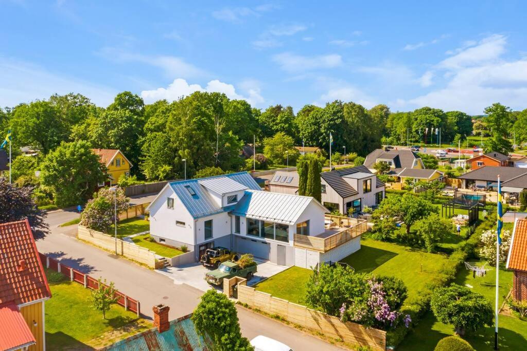 an aerial view of a house at Hyr villa i Stenhuggeriet nära till både hav och golf in Halmstad