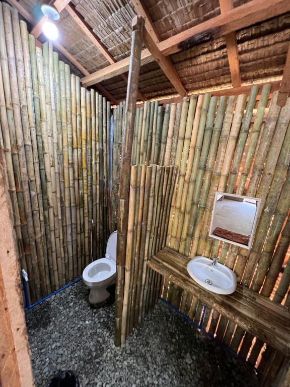 Cabanas Pacifico Siargao Homestay tesisinde bir banyo