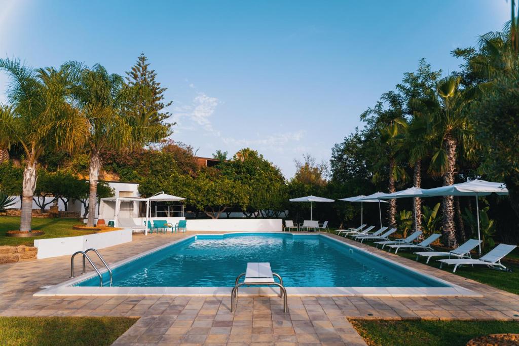 Bazén v ubytovaní Emesh Boutique Suite alebo v jeho blízkosti