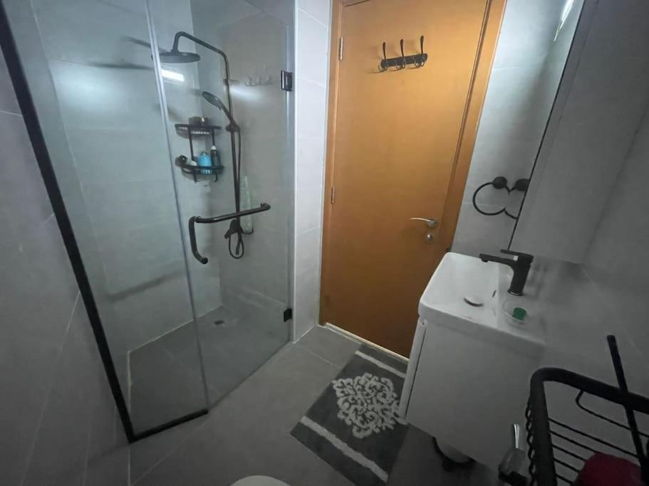 Fotografie z fotogalerie ubytování 2 Bedroom & 3 Bath Apartment in Dubai Marina - walking distance to JBR!" v Dubaji