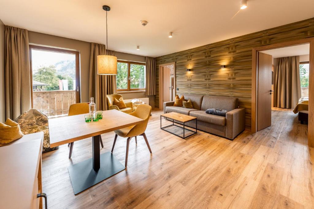 Posezení v ubytování Das Bayrischzell Familotel Oberbayern