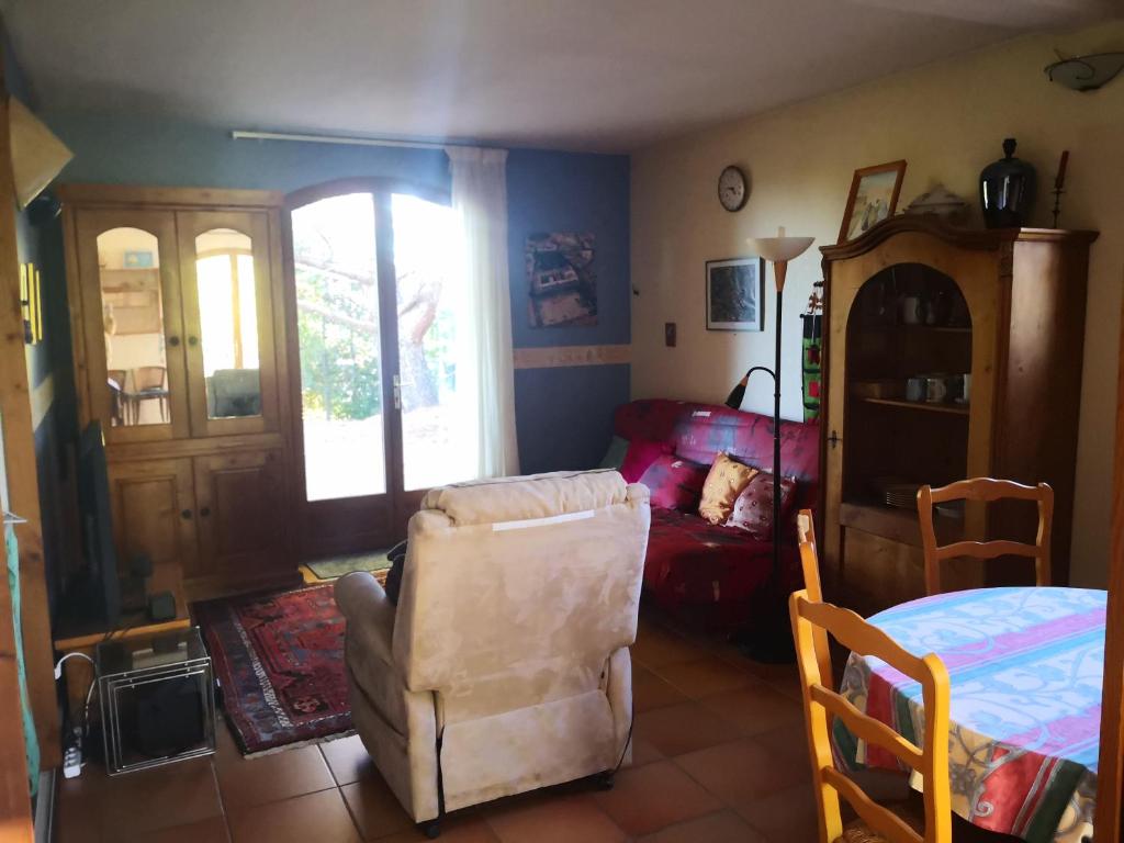 Posezení v ubytování Gîte indépendant - services dîner et petit-déjeuner possible