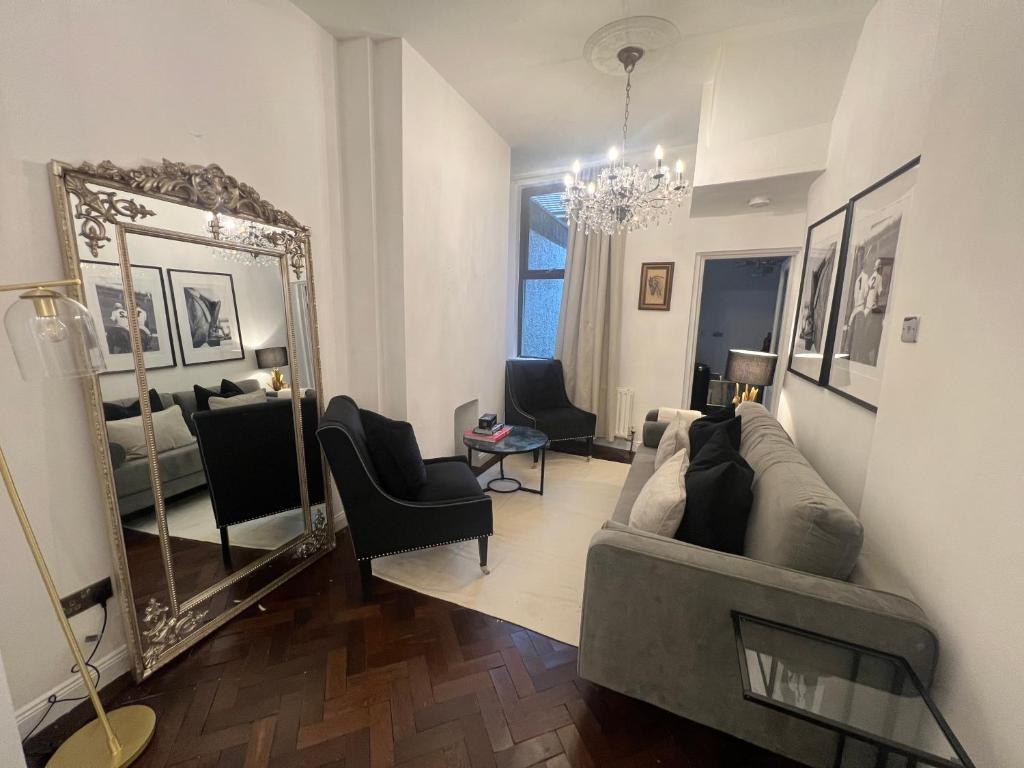 Posezení v ubytování Luxury Belfast Stay - Townhouse