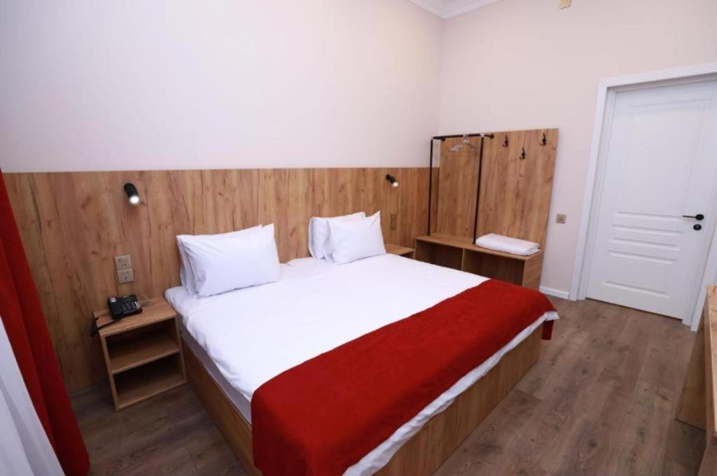 London Hotel and Guest House - Sala Dupla Ou Dupla Superior Com Vista Da Cidade