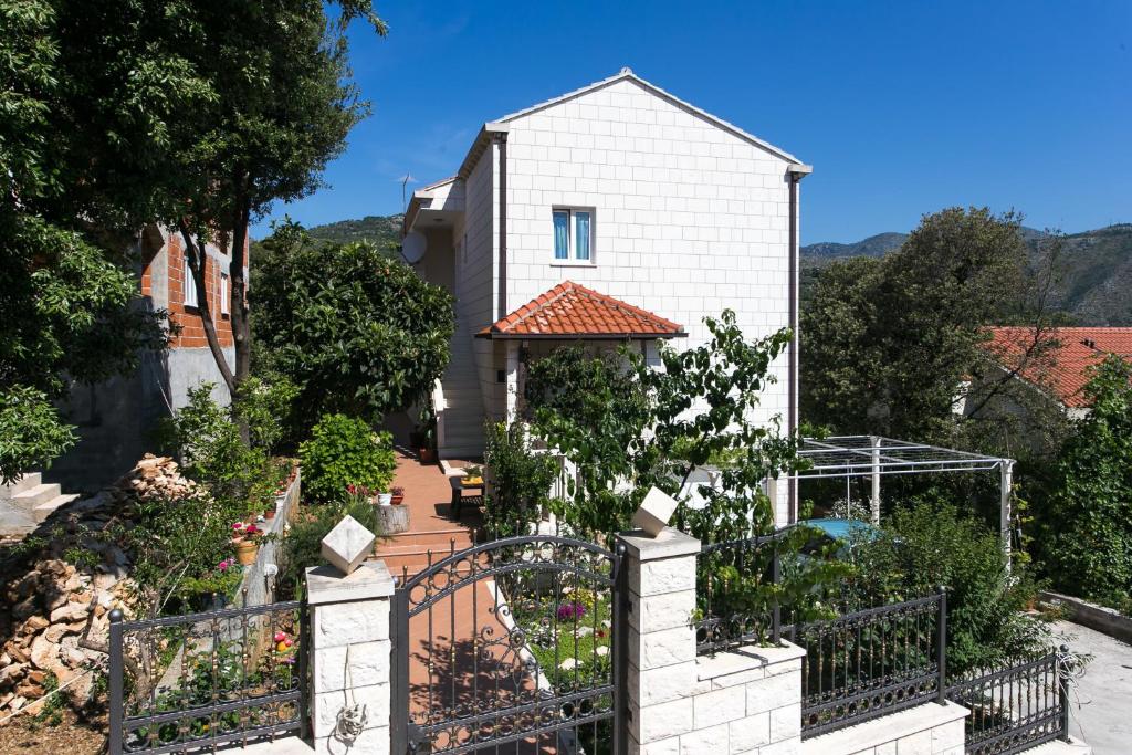 Fotografie z fotogalerie ubytování Apartments Marina v destinaci Zaton
