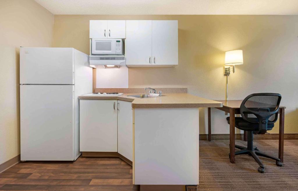 Kuchyň nebo kuchyňský kout v ubytování Extended Stay America Suites - Reno - South Meadows