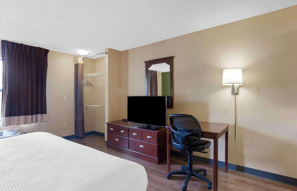 TV a/nebo společenská místnost v ubytování Extended Stay America Suites - Reno - South Meadows