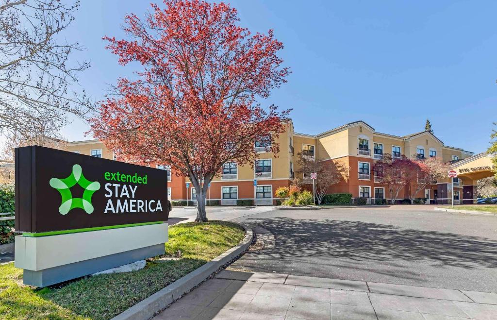 a hospital sign in front of a building at Extended Stay America Suites - San Ramon - Bishop Ranch - East in San Ramon