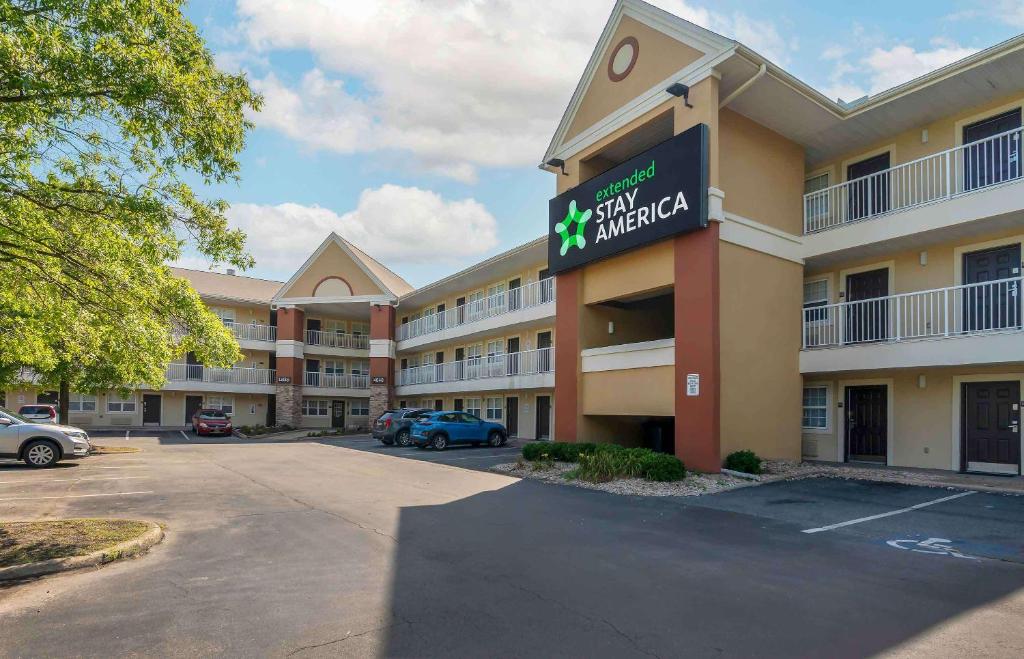 an empty parking lot in front of a hotel at Extended Stay America Suites - Virginia Beach - Independence Blvd in Virginia Beach