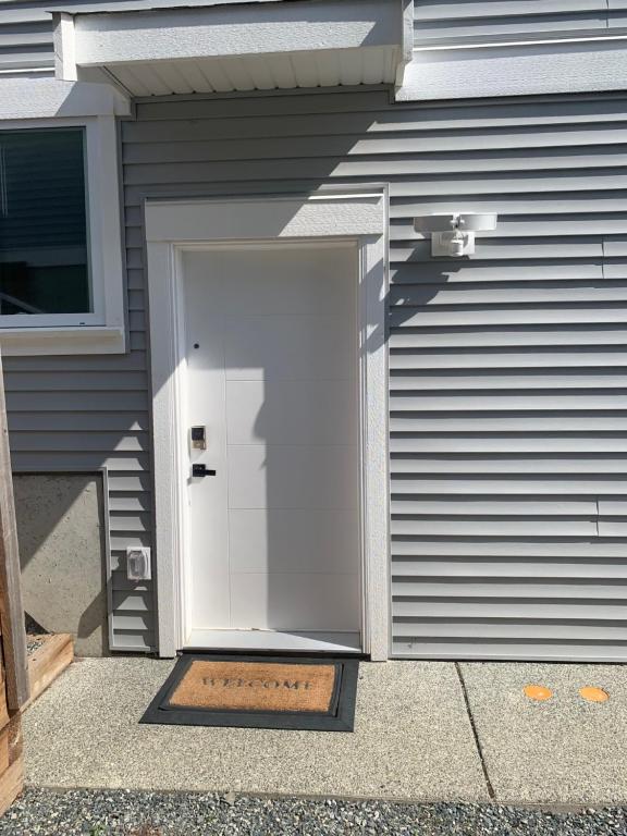 Φωτογραφία από το άλμπουμ του Modern 2BR Guest House in North Nanaimo σε Nanaimo