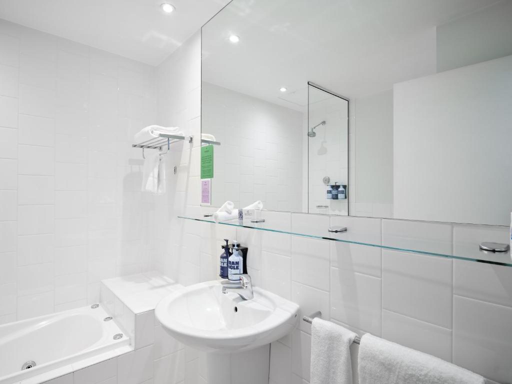 Saint Kilda Beach Hotel - formerly Rydges St Kilda - Resim 33