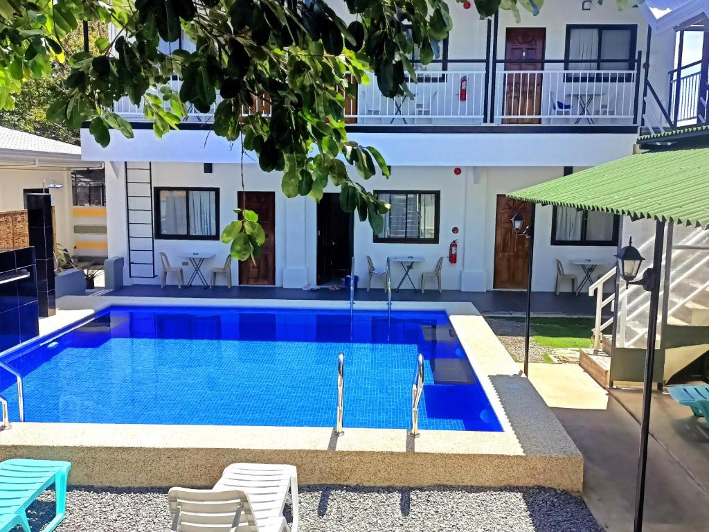 Bazén v ubytování Alona WhiteHouses Resort nebo v jeho okolí