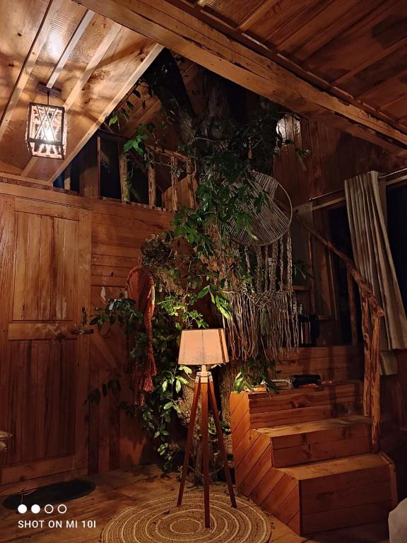Fotografie z fotogalerie ubytování The Tree Top Treehouse Jibhi v destinaci Jibhi