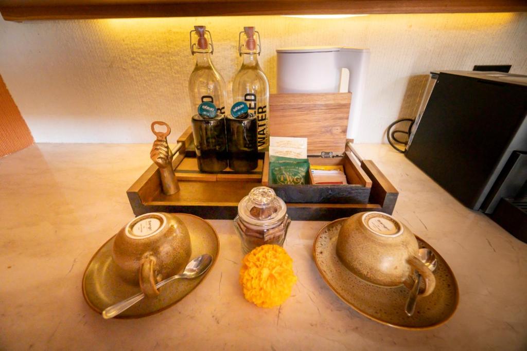 Getränke in der Unterkunft Cyrus Villa Seminyak by Ini Vie Hospitality