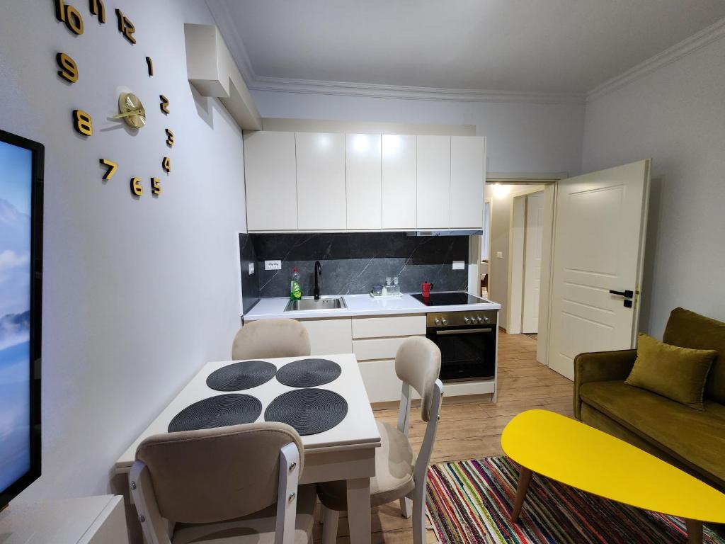 Noel City Centre Apartment 2 - Image 4