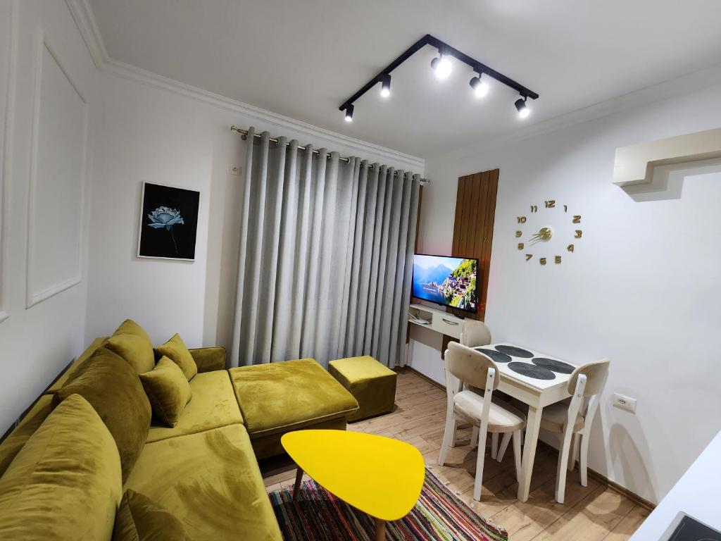 Noel City Centre Apartment 2 - Image 5