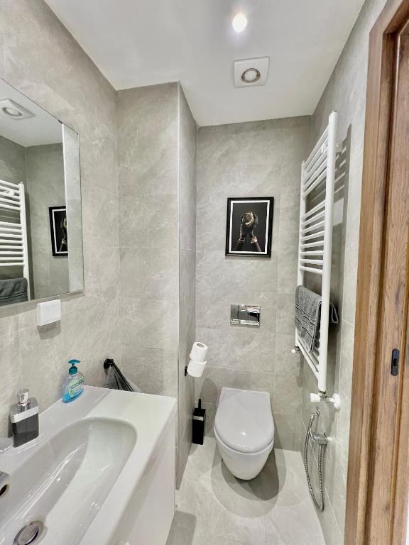 Koupelna v ubytování "Luxe Residence" Marsa avec Parking