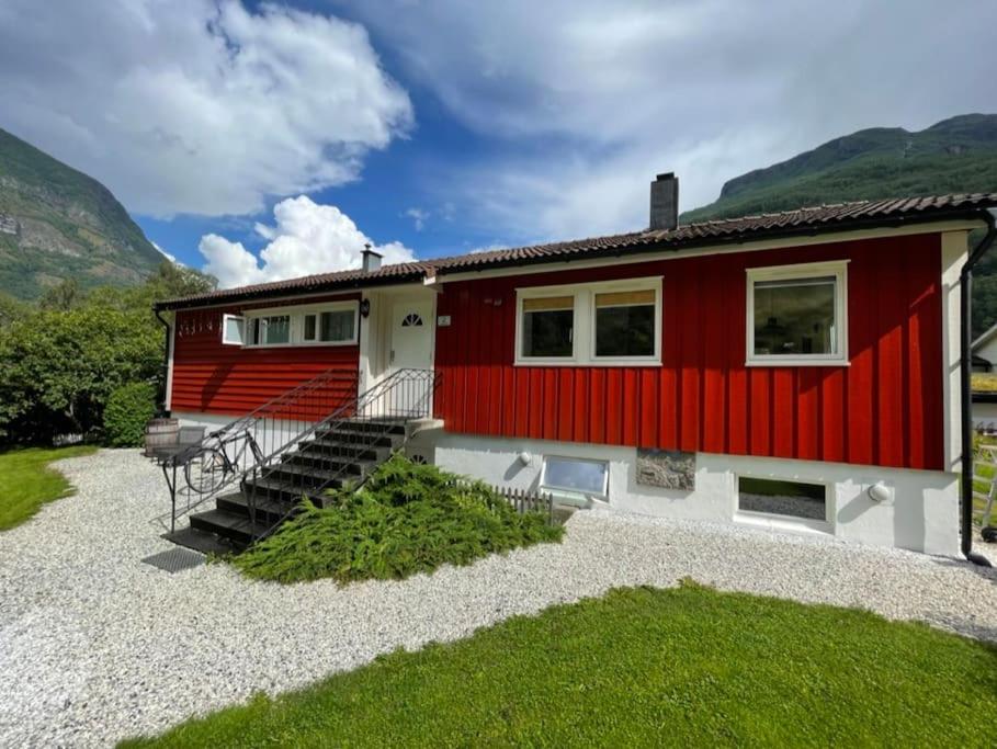 Apartment near beautiful waterfall, Flåm (updated prices 2024)
